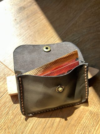 Porta carte artigianale in pelle, nessuna marca