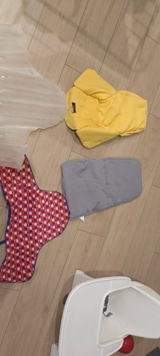 Trona evolutiva IKEA con funda y cojín
