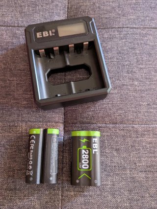 Set Caricabatterie EBL Pile 2800mAh