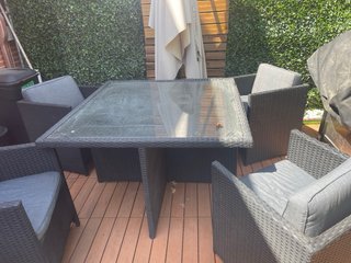 Tavolo da giardino El Corte Inglés con 4 sedie