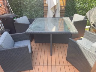 Tavolo da giardino El Corte Inglés con 4 sedie