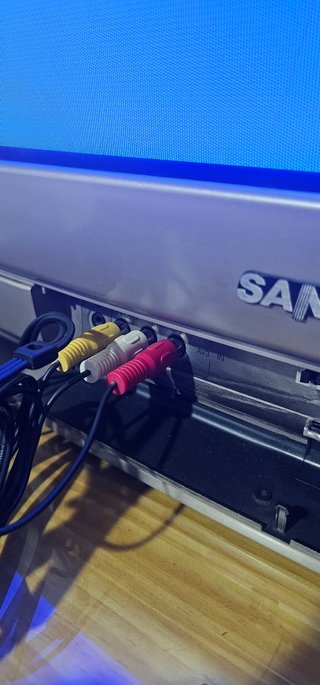 Televisor CRT 25" Sanyo para consolas retro