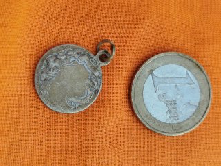 Medalha Comunhão Vintage Cálice Pendente