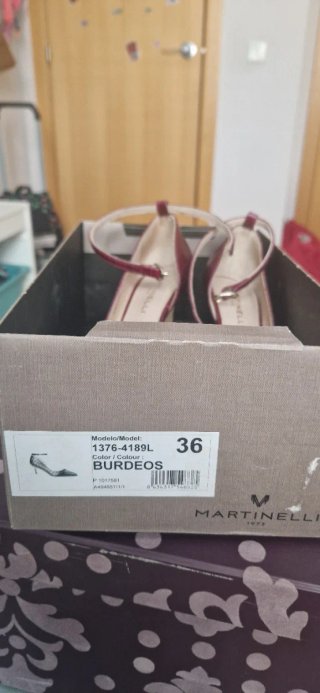 Zapatos tacón Martinelli burdeos talla 36