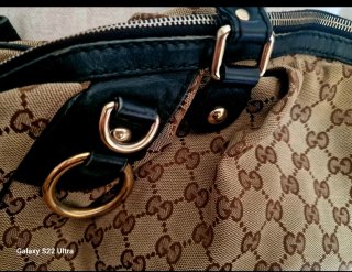Bolso Gucci  Mod.Sukey en lona GG y piel negra