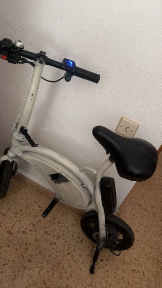 Patineta Eléctrica Plegable Blanca