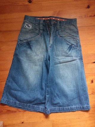 Pantalones cortos hip hop 2000s
