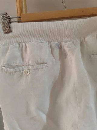 Pantalones blancos de Mango