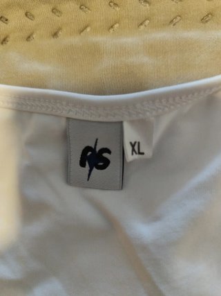 Camiseta pádel blanca y amarilla (no talla mucho)