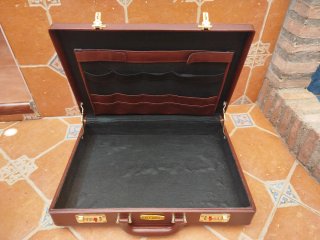 Maletínes  cubertería Cuero Marrón y negro.