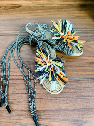 Sandalias Bimba y lola planas cordón romana T. 37