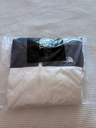 Cazadora The North Face Blanca y Negra Talla M
