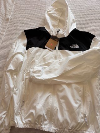 Cazadora The North Face Blanca y Negra Talla M