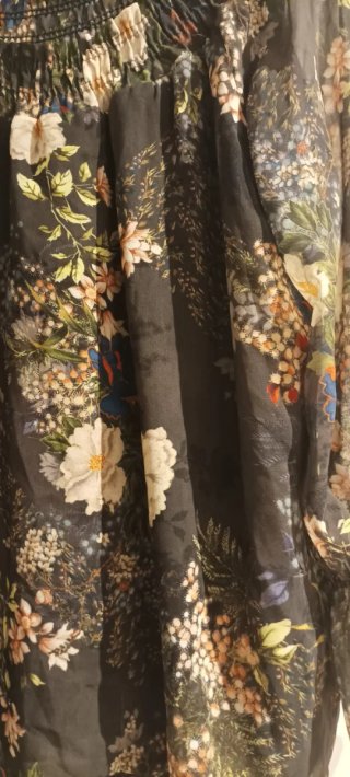 Blusa gasa estampada floral evasé. Con etiqueta.