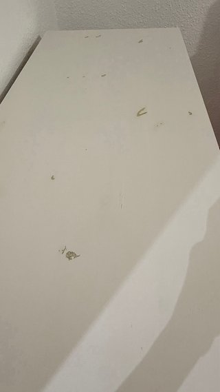 Cajonera Ikea blanca con espejo