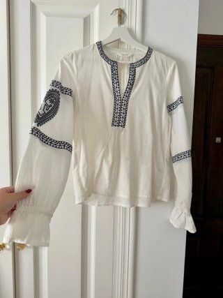 Blusa blanca bordada manga larga