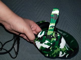 Cascos verdes y multicolor