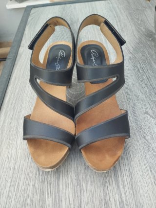 Sandalias de tacón negras