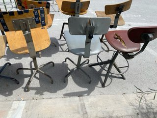 Sillas industriales vintage madera y metal