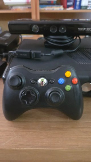 Xbox 360 + Kinect + Controller