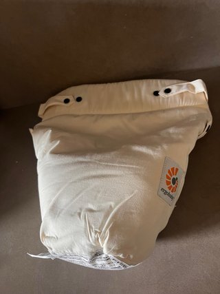 Cojín Ergobaby Easy Snug para recién nacidos