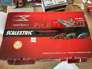 Scalextric Digital System con Pit Box con 3 coches
