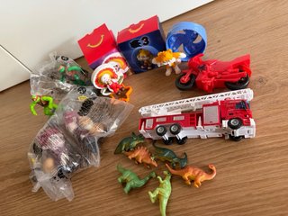 Avión Super Wings y Juguetes varios