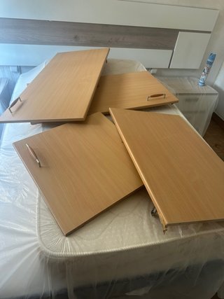 Puertas de armario de madera variadas