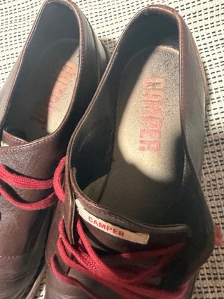 Zapato de vestir marrón
