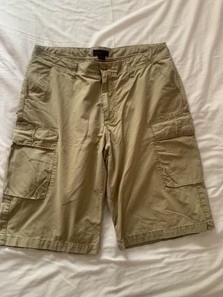 Bermuda multibolsillos beige