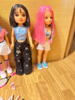 Lote de 4 muñecas Nancy con accesorios