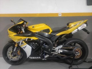 Yamaha R1 50 aniversario
