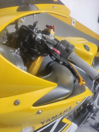 Yamaha R1 50 aniversario