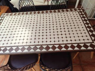 Mesa exterior mosaico marroquí con sillas incluida