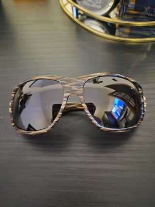 Occhiali da sole con decorazioni
