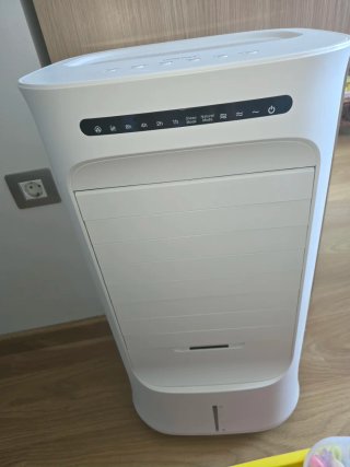 Aire acondicionado portátil con tanque de agua