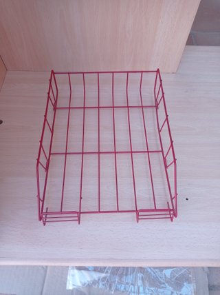 Mesa de estudio de madera clara