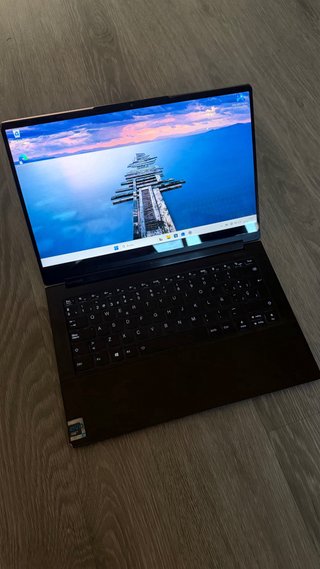 Lenovo Yoga 9 Ordenador Portátil Casi Nuevo