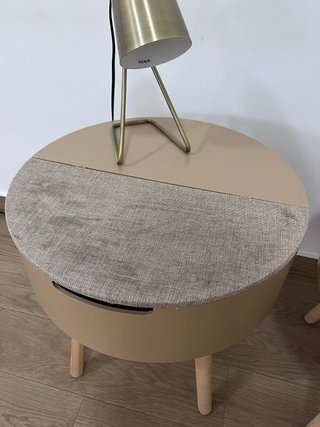 Mesitas de noche redondas beige