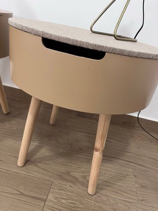 Mesitas de noche redondas beige