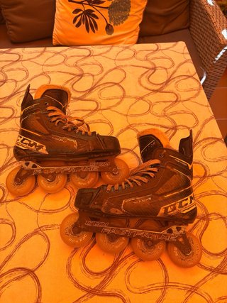 Patines CCM Hockey Línea 42.5