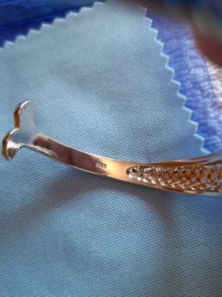Pulsera esmaltada pez de la suerte nueva