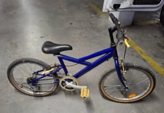 Bicicleta infantil azul