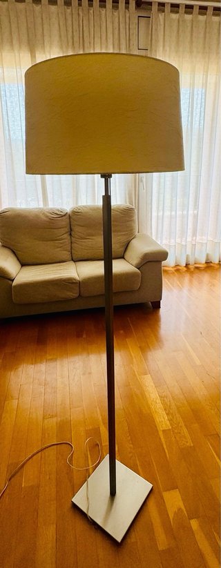 Lámpara de pie moderna