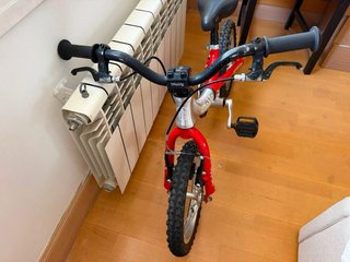 Bicicleta Little Big Roja 2-6 años