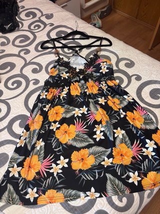 Vestido estampado floral negro y amarillo