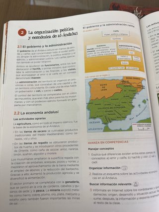 Libros de texto Geografía e Historia 3 trimestres