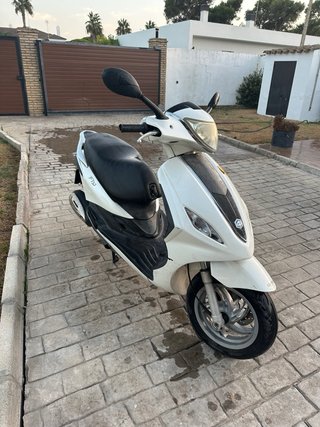 Piaggio Fly 2015 Scooter