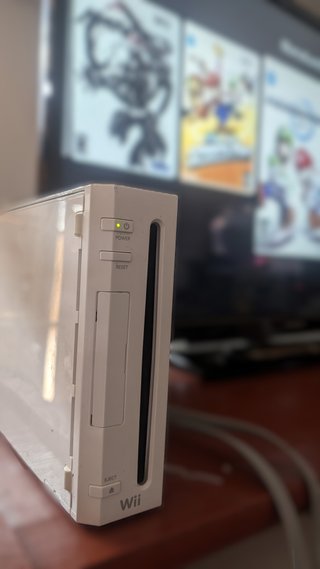 Nintendo Wii Blanca + Tarjeta SD 64GB/128GB