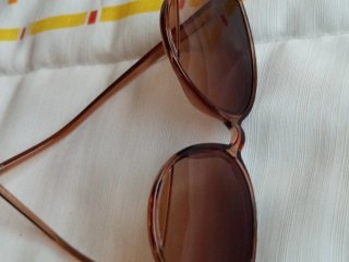 Gafas de sol marrones estilo cat eye